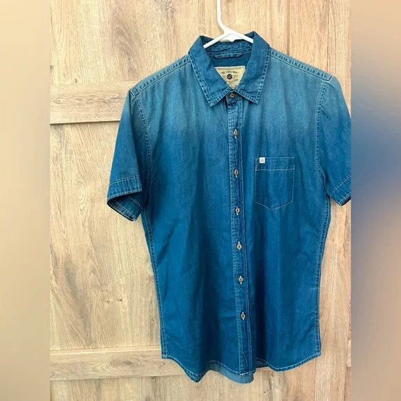 The Zara Man denim short sleeve shirt. - Picture 1 of 3